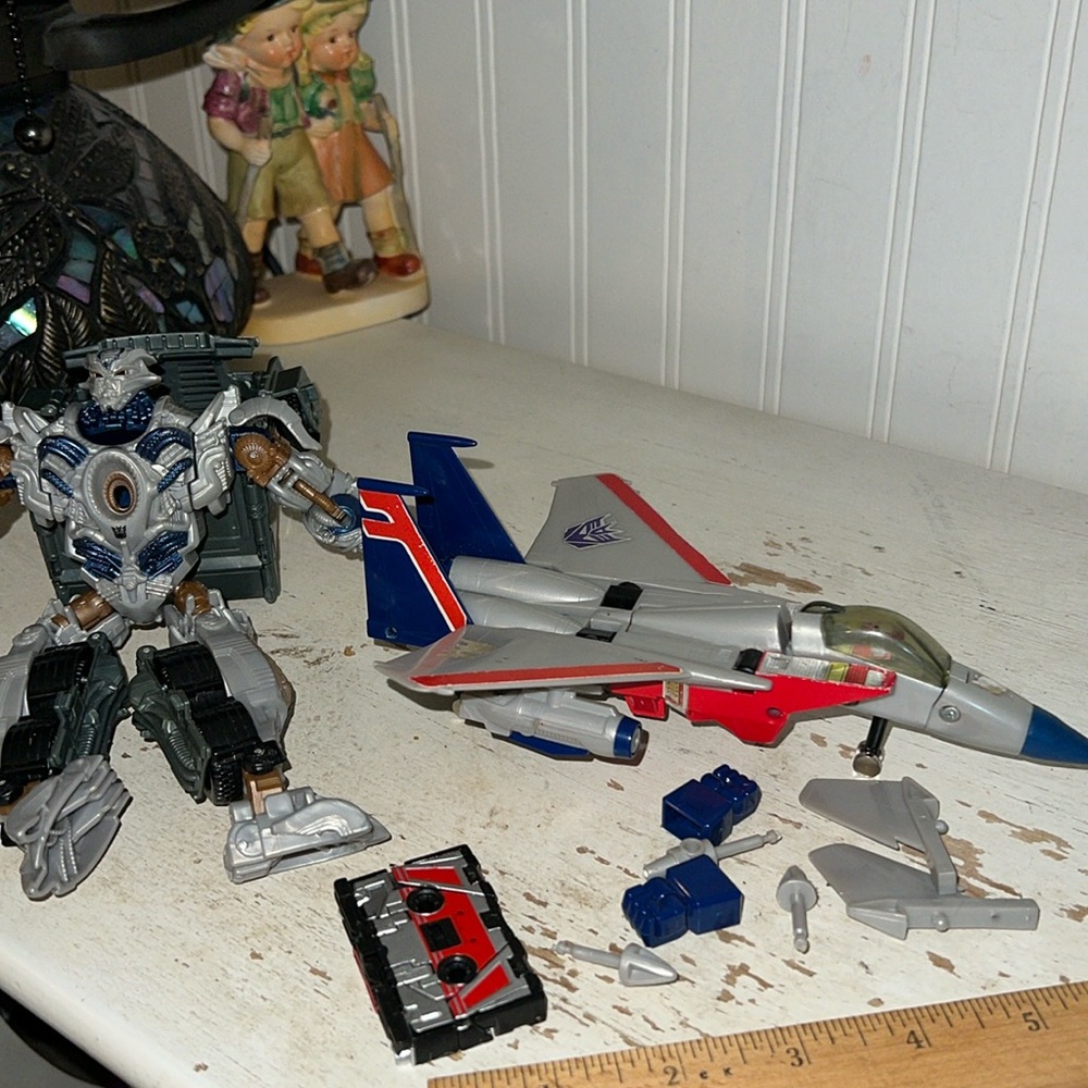 G1 Transformers Starscream Decepticon plus extras